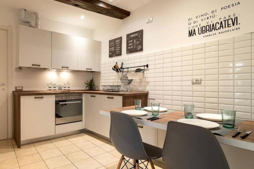 Appartamento Mia. Centro Storico Luino Kültér fotó